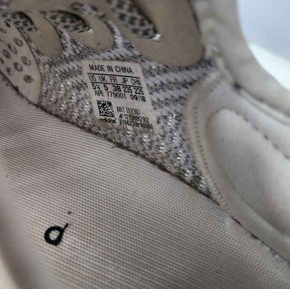 Yeezy Boost 350 v2 static reflective - Picture 7 of 7